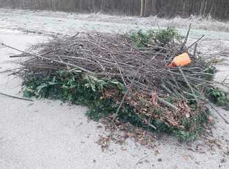 Boswachters in actie tegen dumpingen in Spaarnwoude Park