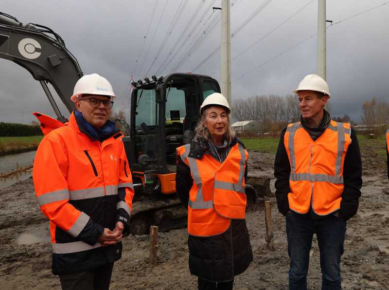 2024 werkzaamheden natuurvriendelijke oevers // 2j5a7250.jpg (48 K)